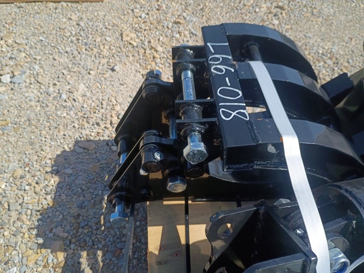#l66-018-•-agt-mini-excavator-attachment-set-image-11