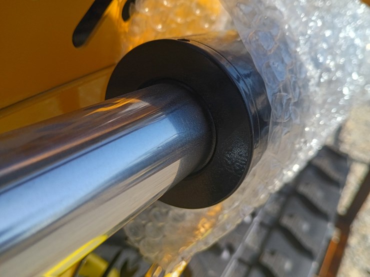 #l66-011-•-2026-agt-mx-crt23-mini-skid-steer-image-26