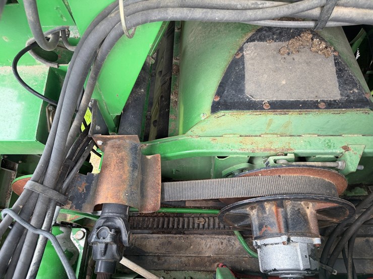 2011-john-deere-9770-sts-image-96