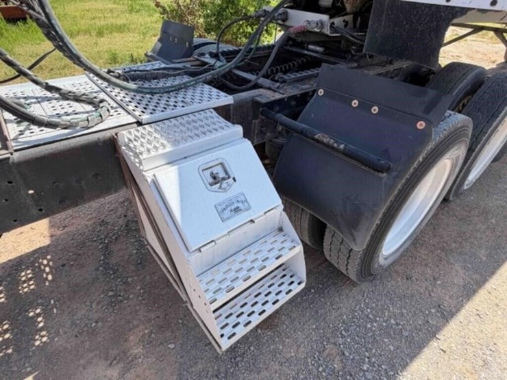 2005-kenworth-t800-image-20