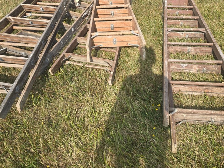#182-•-x5-wood-ladders-image-2