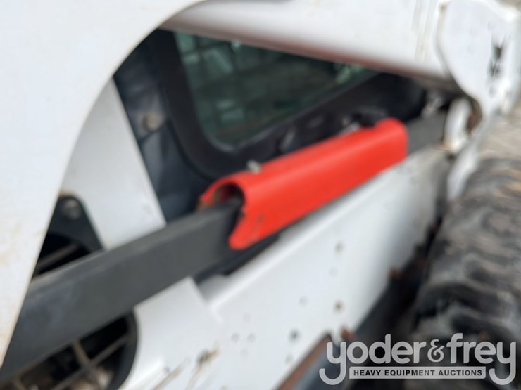 2017-bobcat-s650-image-25