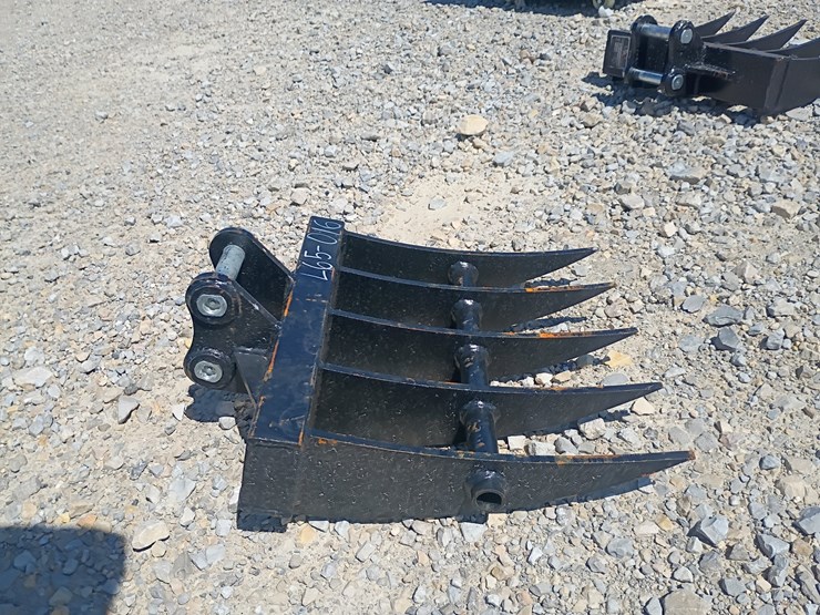 #l65-016-•-ireas-rake-mini-excavator-attachment-image-4