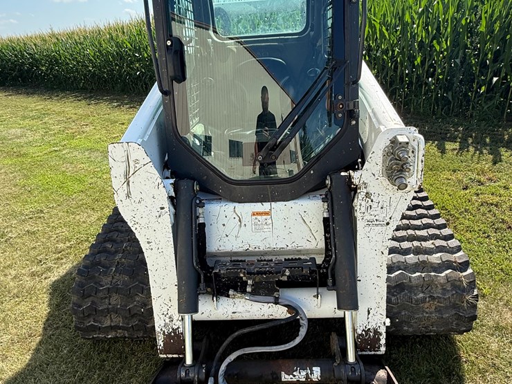 2017-bobcat-t770-image-2