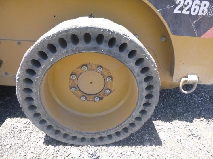 2012-caterpillar-226b3-image-25