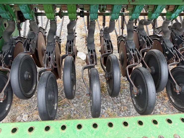john-deere-450-image-7