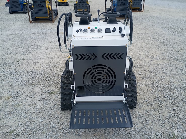 #l63-020-•-2026-zjg-380-mini-skid-steer-image-9