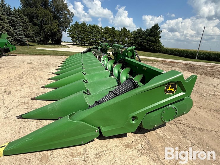 2022-john-deere-c12f-image-7