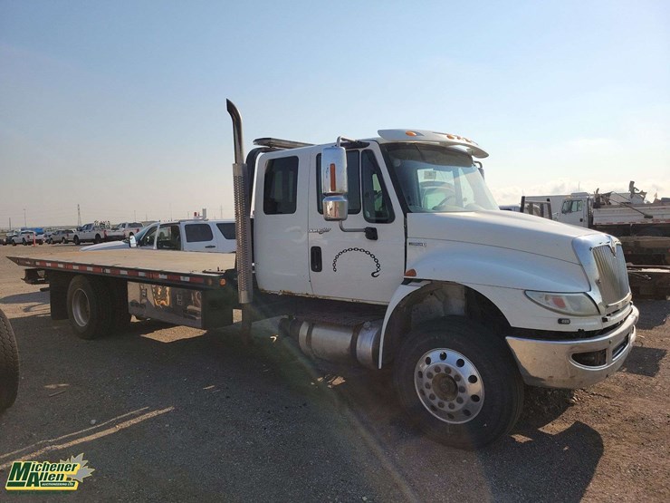 international-durastar-4400-image-1