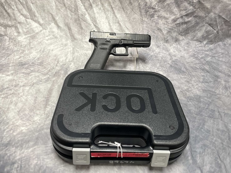 #10868-•-glock-model-17,-9mm-luger-semi-auto-pistol,-sn:-albx074-image-1