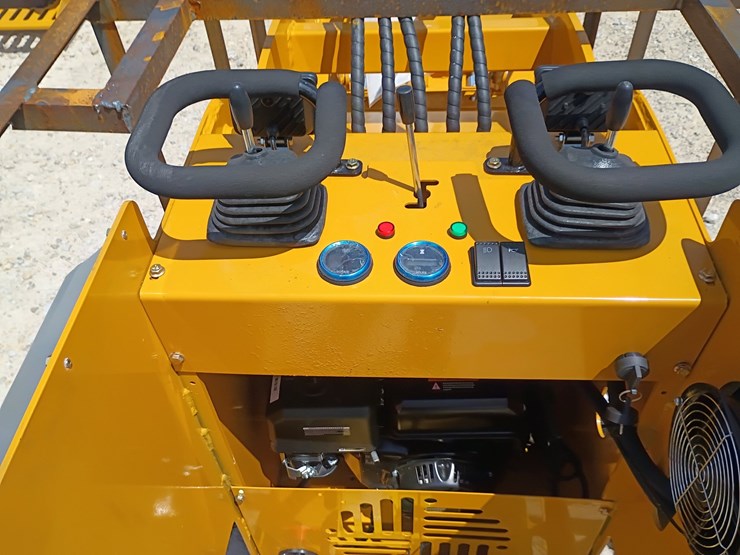 #l65-026-•-2026-sdll30-mini-skid-steer-image-12