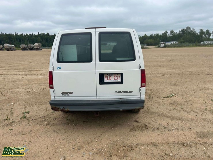 2003-chevrolet-astro-image-10