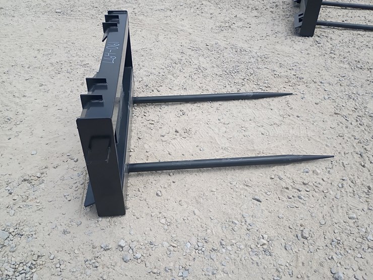 #l64-061-•-jct-bale-spear-skid-steer-attachment-image-4