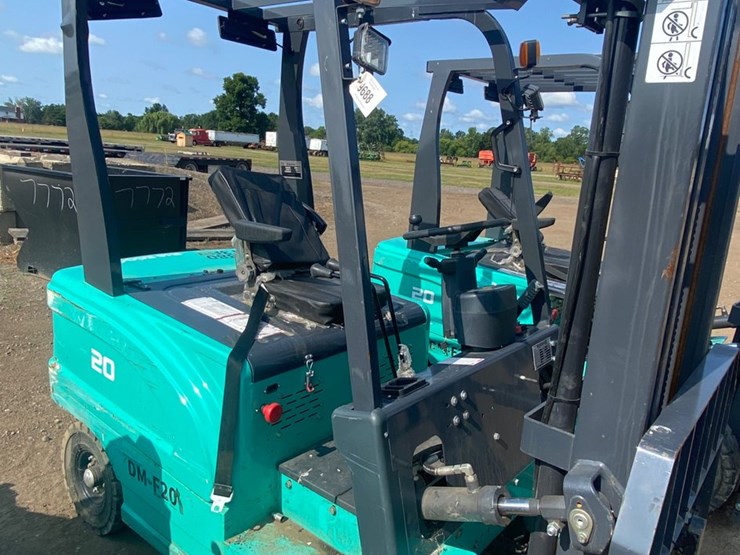 #9688-•-electric-forklift-(doesn't-run)-image-8