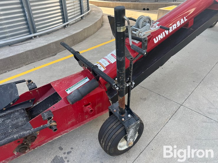 2022-universal-industries-1537-field-loader-self-propel-belt-conveyor-image-17