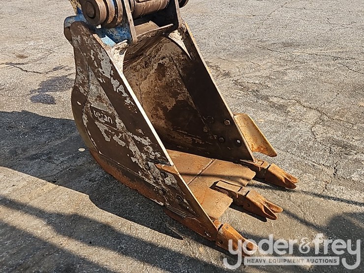 2018-deere-130g-image-9