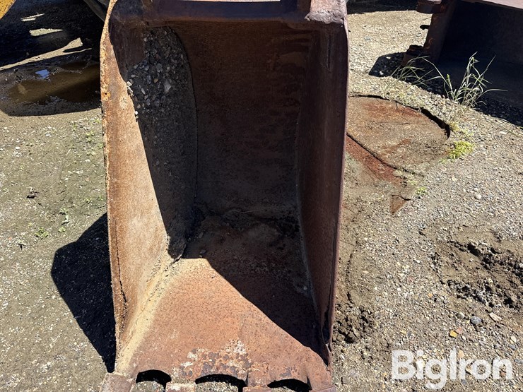 backhoe-bucket-image-12