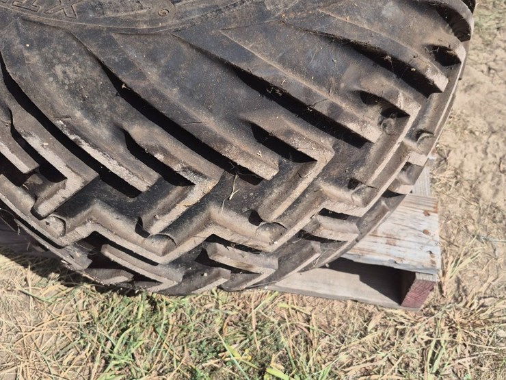 #89-•-31x15.50-15-4-ply-tires-x2-image-2