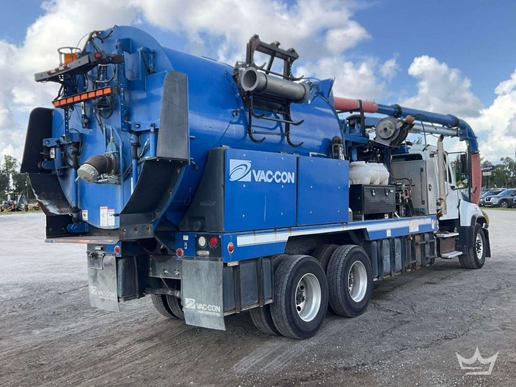 2016-freightliner-114sd-image-3