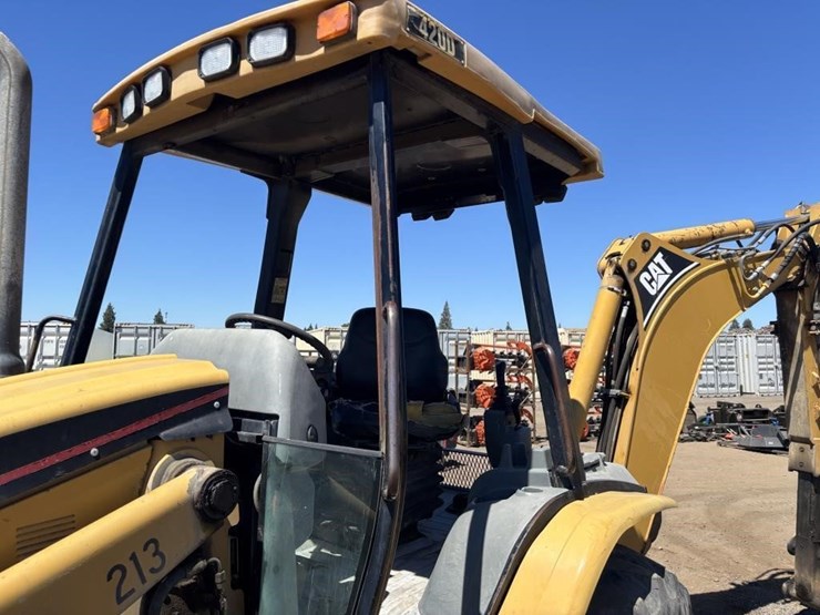 caterpillar-420d-image-33