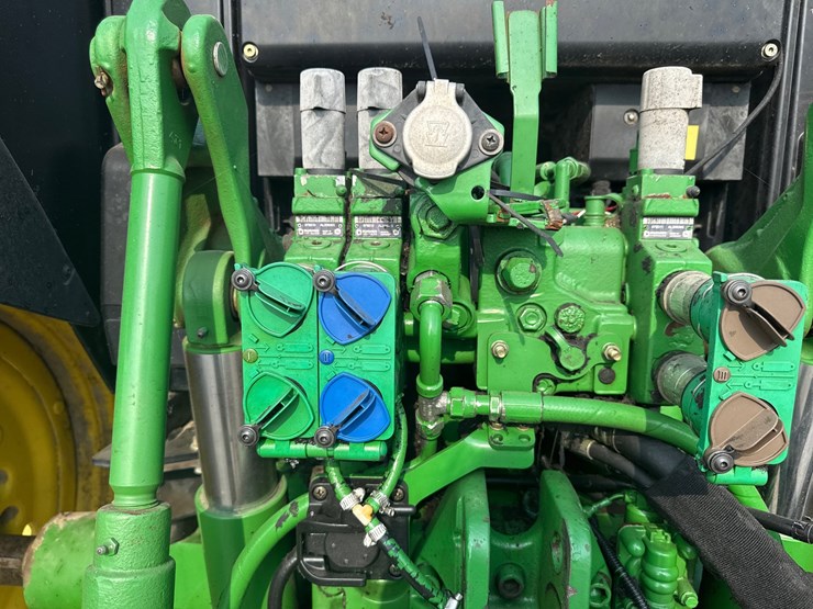john-deere-6125m-image-8