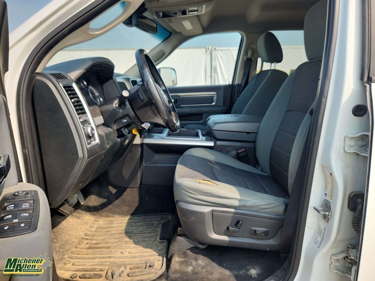 2014-dodge-2500-image-14