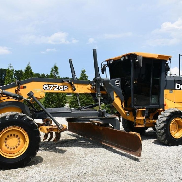2018 DEERE 672G