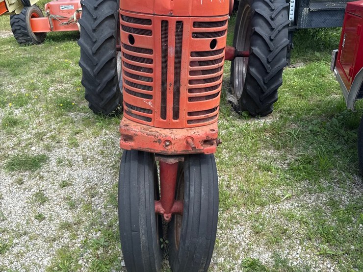 #34-•-farmall-300-image-6