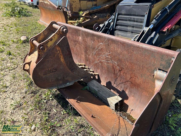 caterpillar-420d-image-29