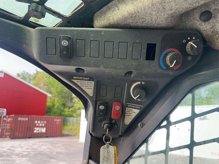 deere-318d-image-23