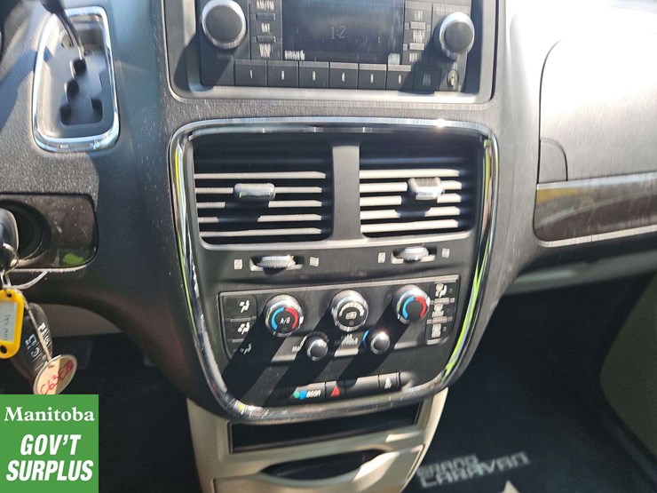 2014-dodge-grand-caravan-image-29