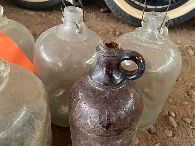 #1239-•-(8)-vintage-glass-bottles-and-jars-image-9