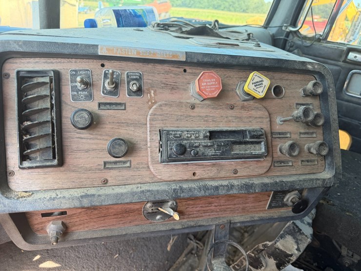#52620-•-1990-whitegmc-wia-areo-series-sleeper-t/a-truck-tractor-4v1wdbjf3ln629984-inv#52620-image-72
