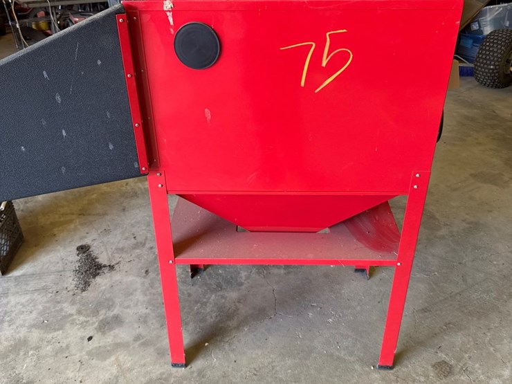 #75-•-central-pneumatic-steel-blast-cabinet-image-3