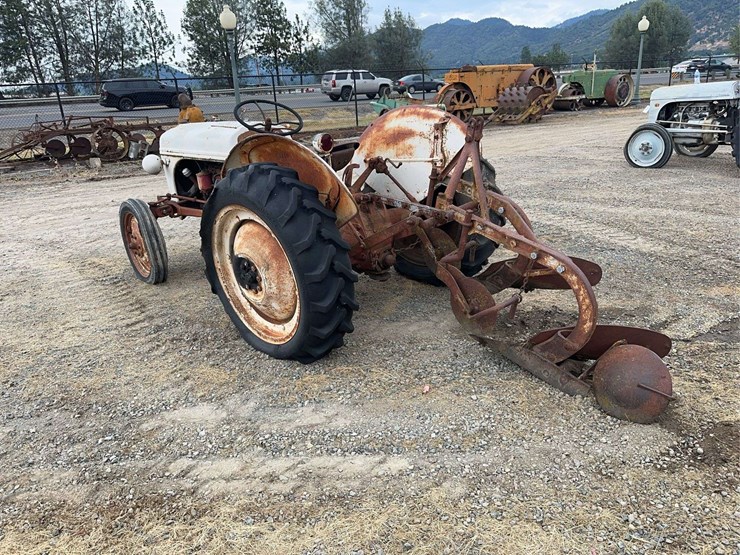 ford-8n-image-3