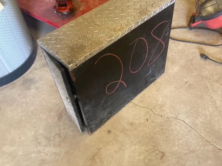 #208-•-storage-box-image-1