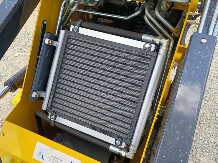 #l63-005-•-2026-zjg-380-mini-skid-steer-image-14