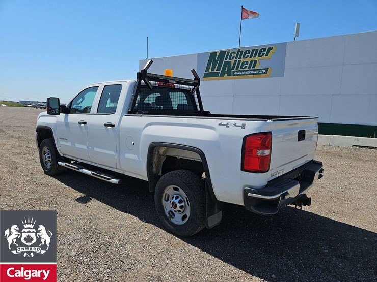 2015-gmc-sierra-2500hd-image-4