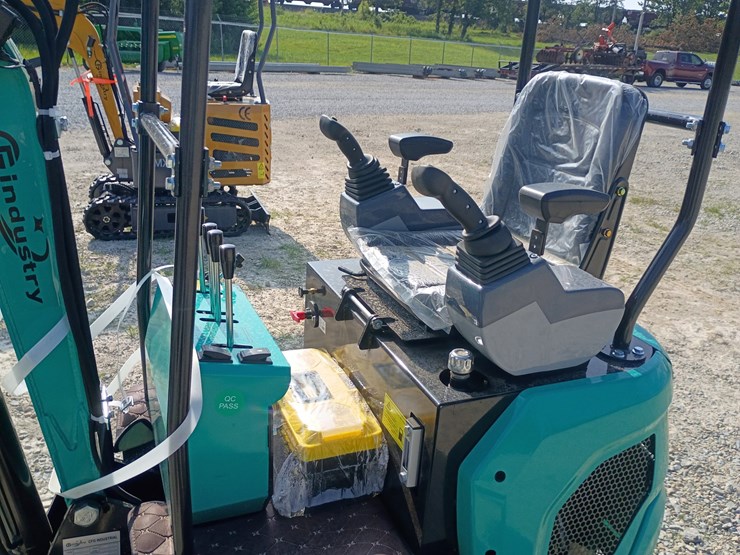 #l62-009-•-2026-cfg-kt13r-mini-excavator-image-12