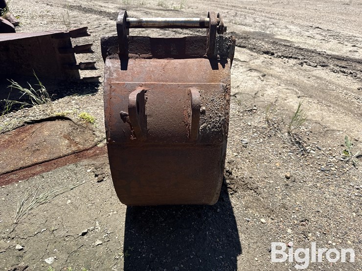 backhoe-bucket-image-6