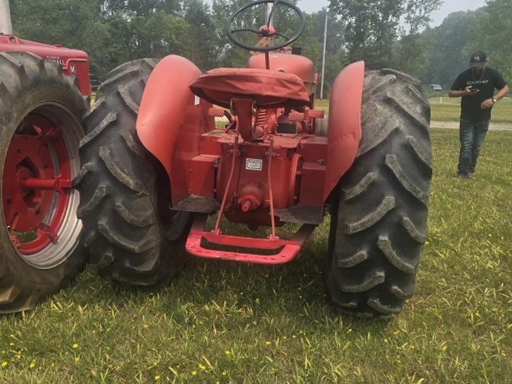 #1-•-farmall-w6-vintage-tractor-image-2