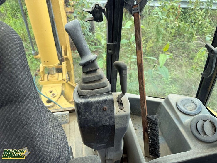 caterpillar-420d-image-20