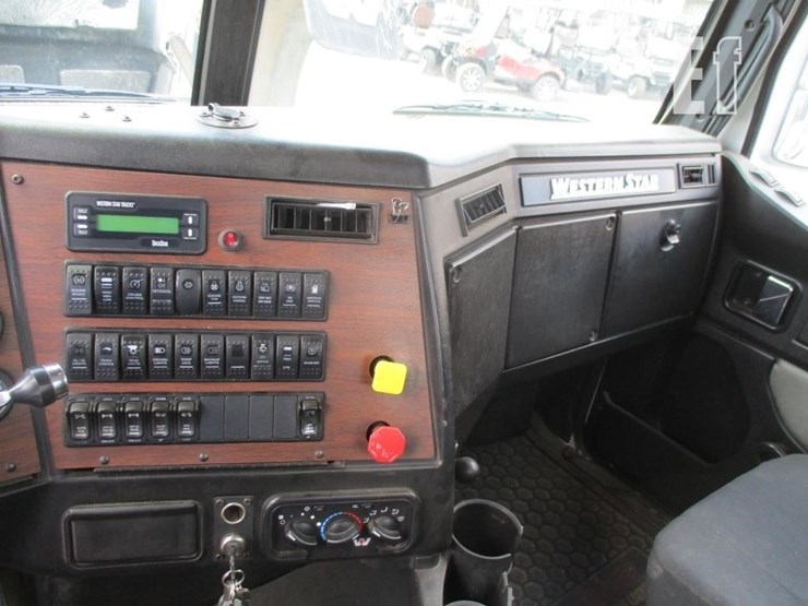 2019-western-star-4900-image-10