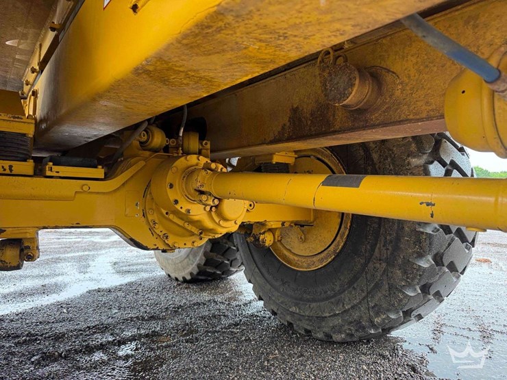 2013-deere-250d-image-14