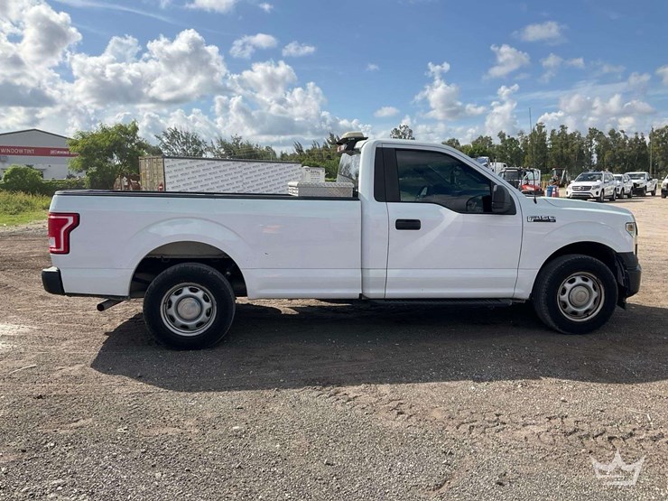 2017-ford-f150-image-3