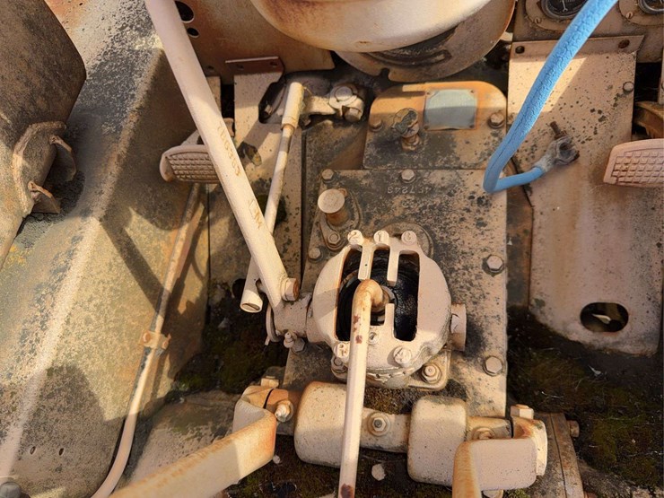 caterpillar-d2-image-39