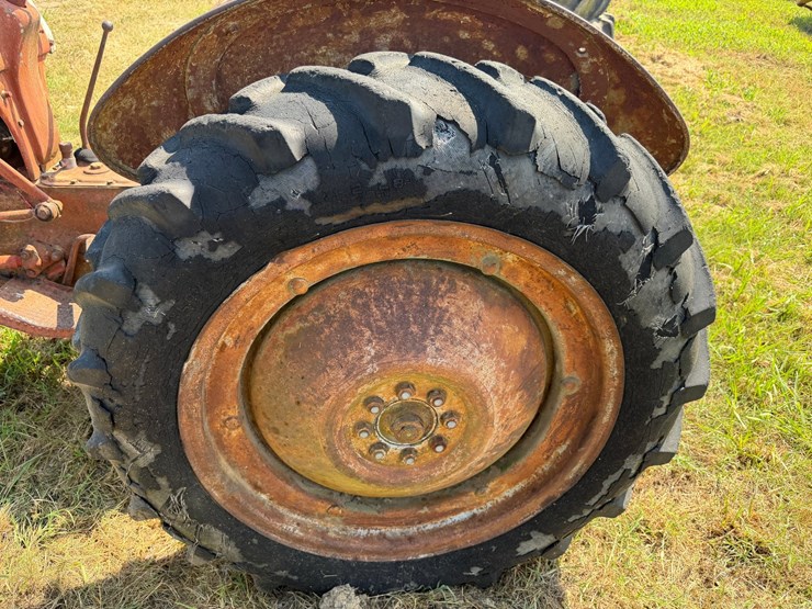 ford-tractor-image-6