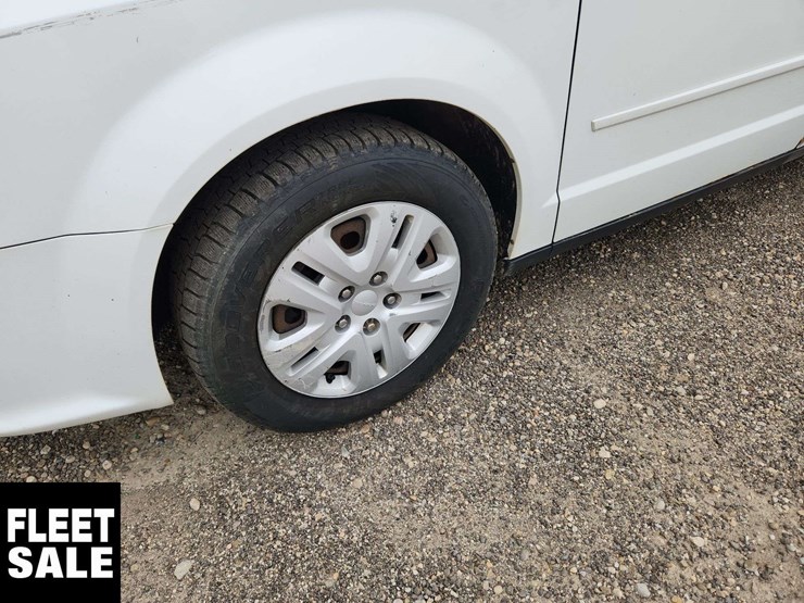 2016-dodge-grand-caravan-image-9