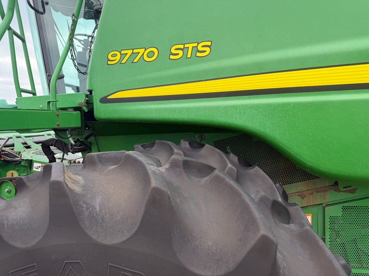2011-john-deere-9770-sts-image-9