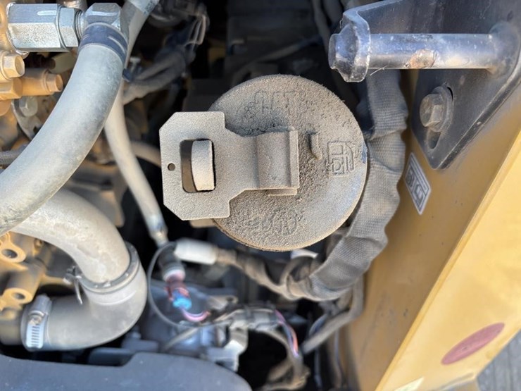 2018-caterpillar-259d-image-45